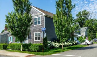 19 Eustis Ave, Newport, RI 02840