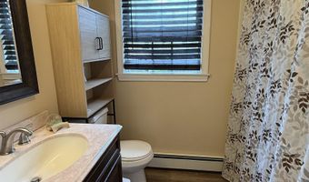 7 Willow St, Allenstown, NH 03275