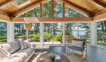 3 Tidewater Cv, Falmouth, ME 04105
