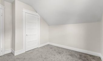 15 Spruce Ave, Cranston, RI 02910