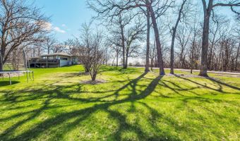 500 E Sherwood Dr, Addison, IL 60101