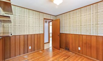 2619 Meadow Glen Rd, Ames, IA 50014