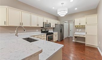 276 Sandover Dr, Aurora, OH 44202