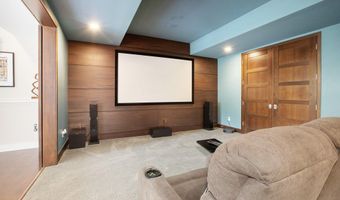 307 Windy Crest Dr, Ann Arbor, MI 48105