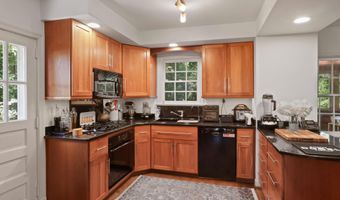 4725 ROCK SPRING Rd, Arlington, VA 22207