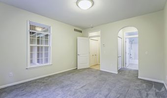 2962 Hunley Dr, Ann Arbor, MI 48105