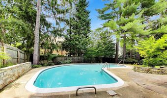 4238 50TH St NW, Washington, DC 20016