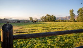 400 Lagoon Ln, Challis, ID 83226