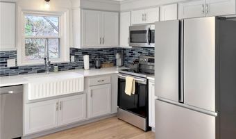 89 Narrow Ln, Charlestown, RI 02813