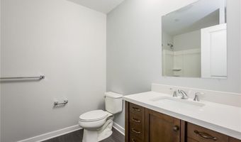 49 Taylor Ave 206, Bethel, CT 06801