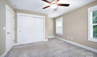 29 Crayton Park Dr, Asheville, NC 28803