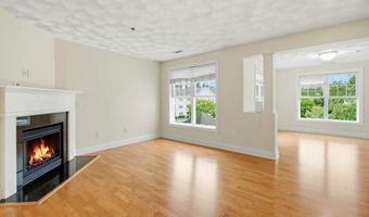 15 Saw Mill Dr 306, North Kingstown, RI 02852