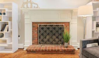 215 Adirondack Dr, East Greenwich, RI 02818