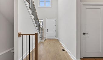 881 N MANCHESTER St, Arlington, VA 22205