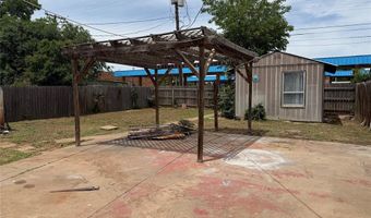 711 E Walnut St, Altus, OK 73521