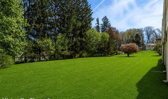 6 Country Ridge Rd, Danbury, CT 06811