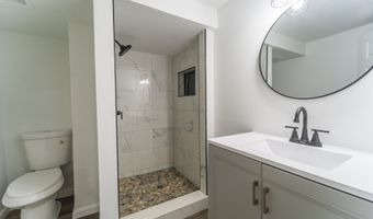 42 Greenwood Ave, Bloomfield, CT 06002