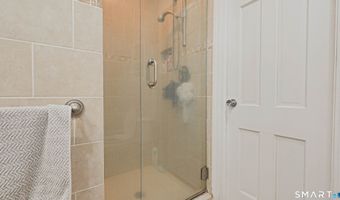 27 Powder Horn Hl, Brookfield, CT 06804