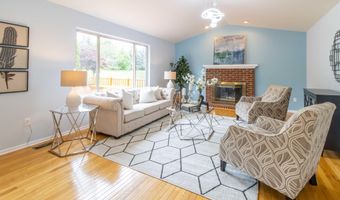 2864 Mystic Dr, Ann Arbor, MI 48103