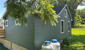 35 Bolton Ave, Alexandria Bay, NY 13607