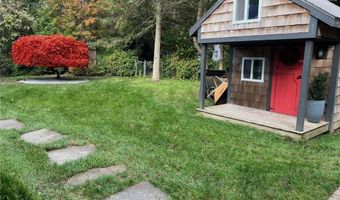 54 Isabelle Dr, Narragansett, RI 02882