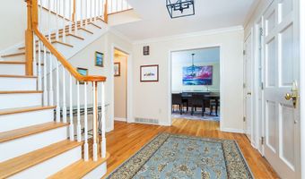 6 Valley Ct, Bethel, CT 06801