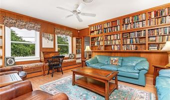 133 Tupelo Hill Dr, Cranston, RI 02920
