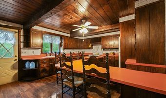 18 Lynn Ellen Dr, Acushnet, MA 02743