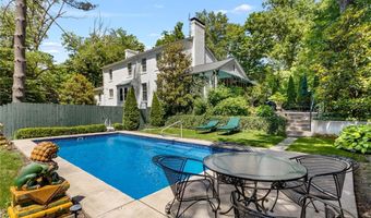 52 Fairmount Dr, Alton, IL 62002