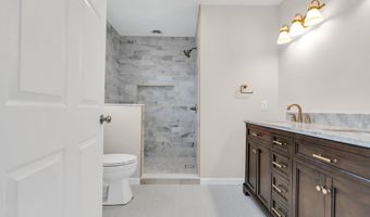 5 Buxton Ct, Barnegat, NJ 08005