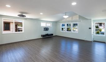 925 Pilialo St (Upstairs), Honolulu, HI 96816