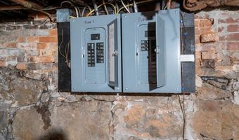 9 Willow St, Auburn, ME 04210