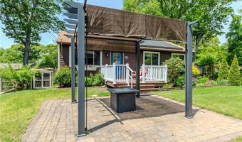 12 Twin Leaf Trl, Narragansett, RI 02874