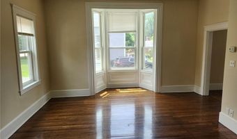 219 Metacom Ave 1A, Bristol, RI 02809