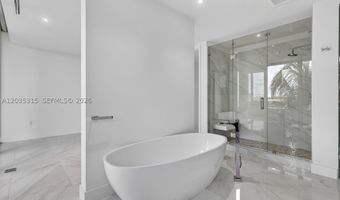 3750 Yacht Club Dr TH5, Aventura, FL 33180