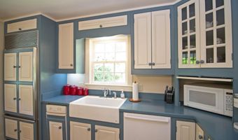 90 Taylor Ln, Alderson, WV 24910