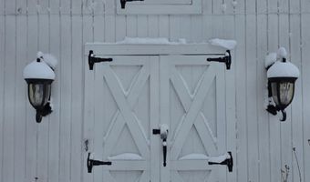 206 Edgewater Dr, Algonac, MI 48001
