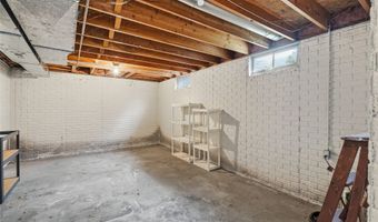 1209 8th Ave SE, Altoona, IA 50009