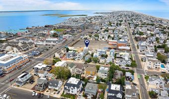222 7TH St, Beach Haven, NJ 08008