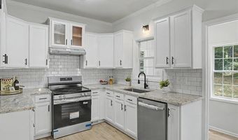 5422 Cheyenne Dr, Acworth, GA 30102