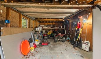 75 Staghead Dr, Burrillville, RI 02859