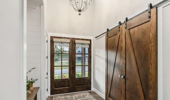 111 VILLAGE Cir, Anniston, AL 36207