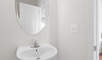 43381 RICKENBACKER Sq, Ashburn, VA 20147