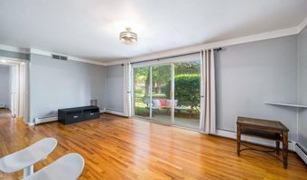 1209 Island Dr 102, Ann Arbor, MI 48105