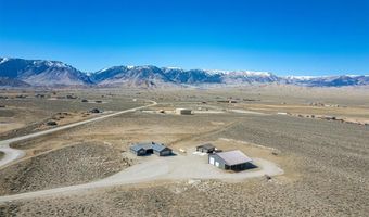 5 Cowboy Dr, Clark, WY 82435