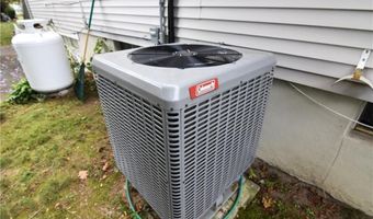 13 Cozy Ln, Cumberland, RI 02864