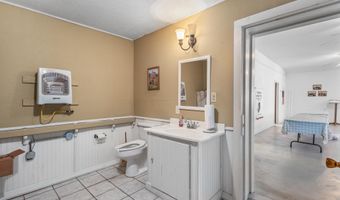 1027 Moore St, Athens, TN 37303