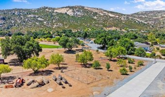 19553 Hidden Glen Rd, Alpine, CA 91901