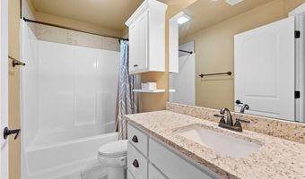5 Inskid Ln, Bella Vista, AR 72714