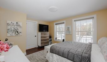 2 Deer Run Cir, Arundel, ME 04046